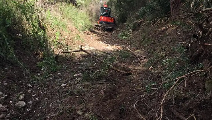 Milas'ta 2 Bin Metre Dere Temizliği Yapıldı