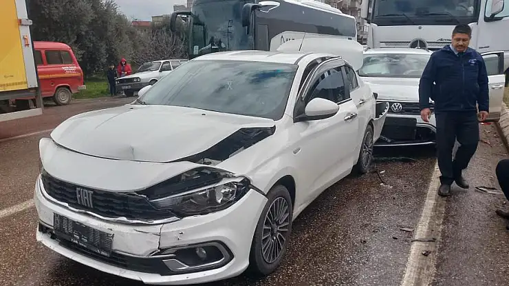 Milas'ta 3 Tır Kazası: 4 Yaralı