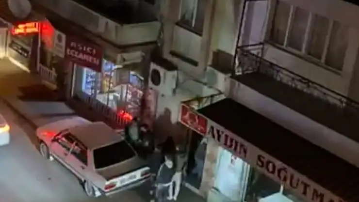 Milas'ta Korku Dolu Anlar: Silahla Rehin Alınan Kadını Mahalleli Kurtardı