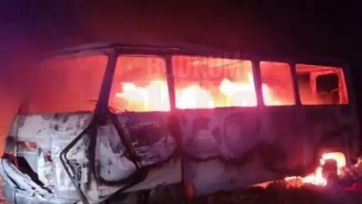 Minibüste Çıkan Yangında Bir Kişi Öldü