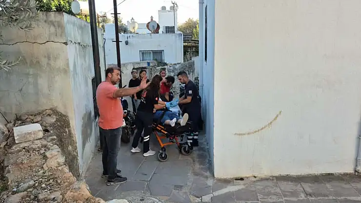 Motosiklet direğe çarptı genç sürücü yaralandı