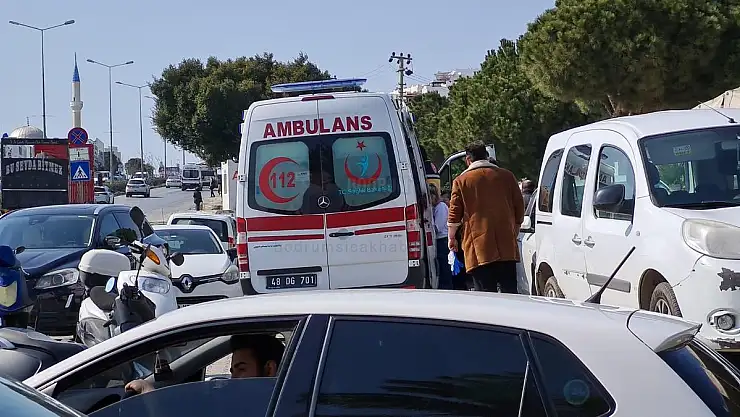 Motosiklet ile Taksi Çarpıştı, Kazada  Kişi Yaralandı