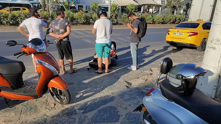 Motosikletli Ticari Araca Çarptı, Ambulans 45 Dakika Beklendi