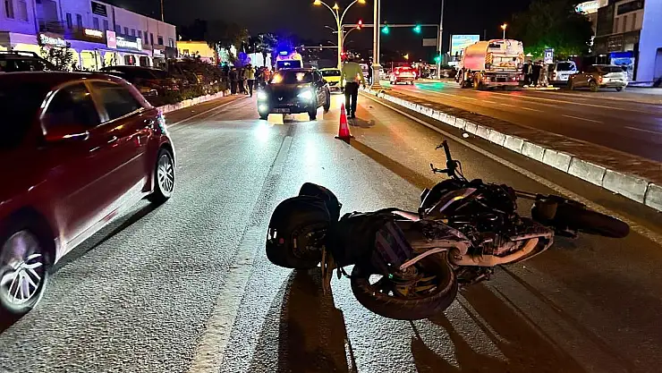 Motosikletli Yayaya Çarptı: 1'i Ağır 2 Yaralı
