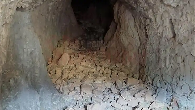 Muğla Akyaka'daki Orta Çağdan kalma kalede tünel bulundu