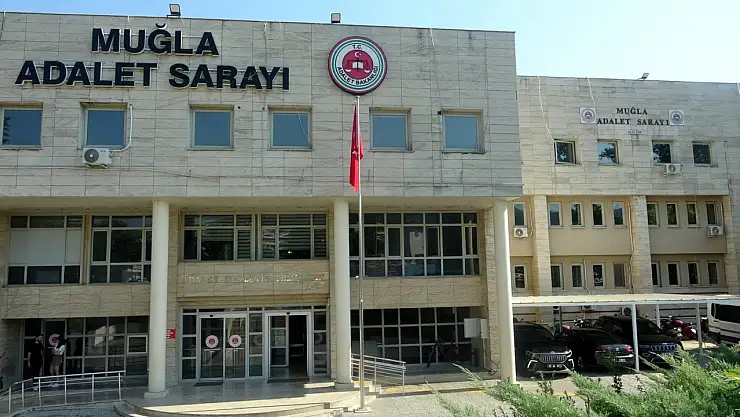 Muğla'da polis araçlarına zarar veren şahıs tutuklandı