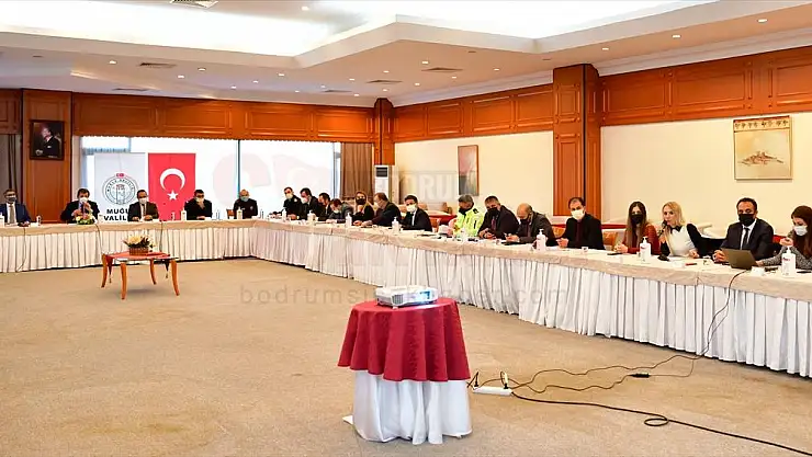 Muğla Valisi Orhan Tavlı, vatandaşlara aşı olmaları çağrısında bulundu