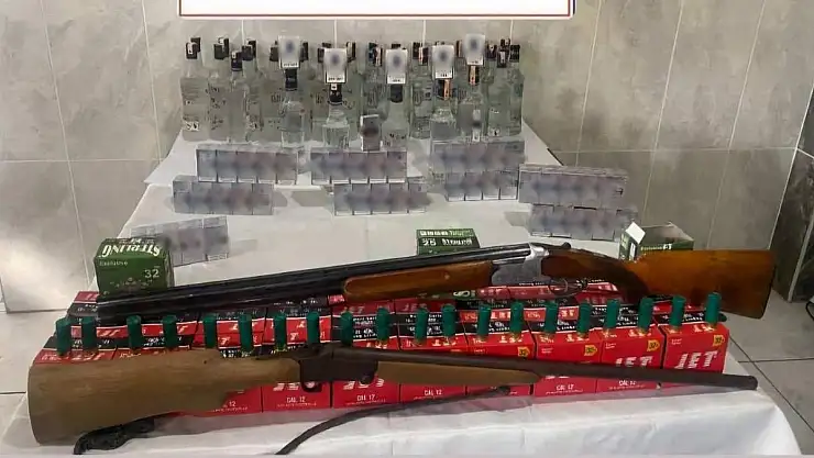 Kaçakçılık Operasyonu: Bandrolsüz Rakı ve Kaçak Sigara Ele Geçirildi