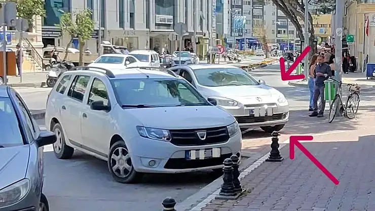 Muğla'da Kamu Aracının Kaldırıma Park Etmesi Tepki Topladı