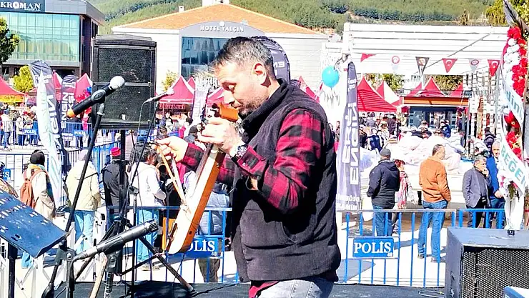 Muğla'da Karadeniz Rüzgarı: Horon ve Zeybek Aynı Sahnede