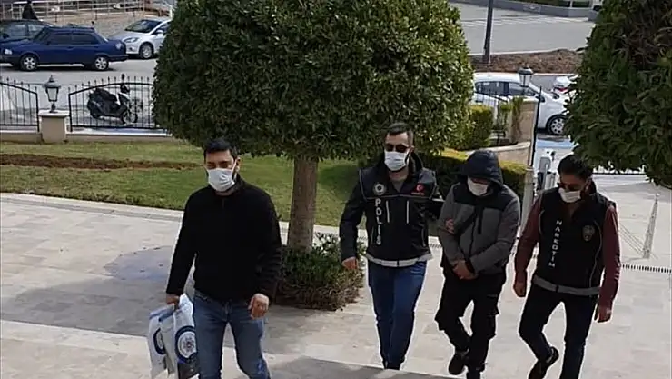 Marmaris'te paket servisinde kullanılan motosiklette uyuşturucu ele geçirildi