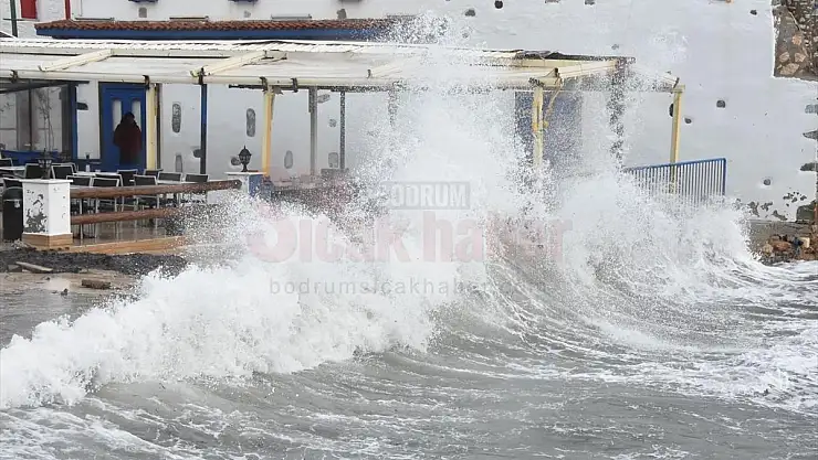 Muğla'da Şiddetli Yağış Hayatı Olumsuz Etkiliyor..