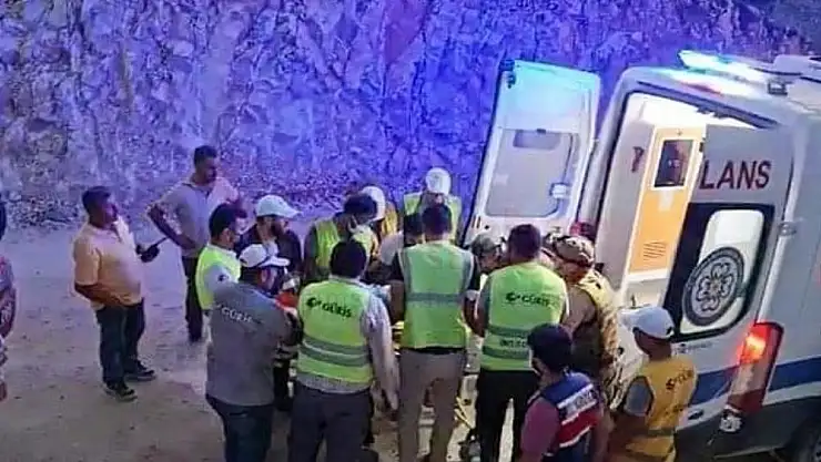 Muğla'da yangınla mücadelede yaralanan 2 orman işçisi hastaneye kaldırıldı