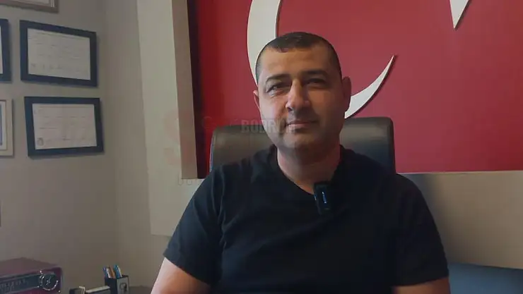 MUHTARDAN SERT AÇIKLAMA  GÜRÜN ÖNÜNE GELENİ SÜSÜYOR ARKASINA GEÇENİ DEPIYOR