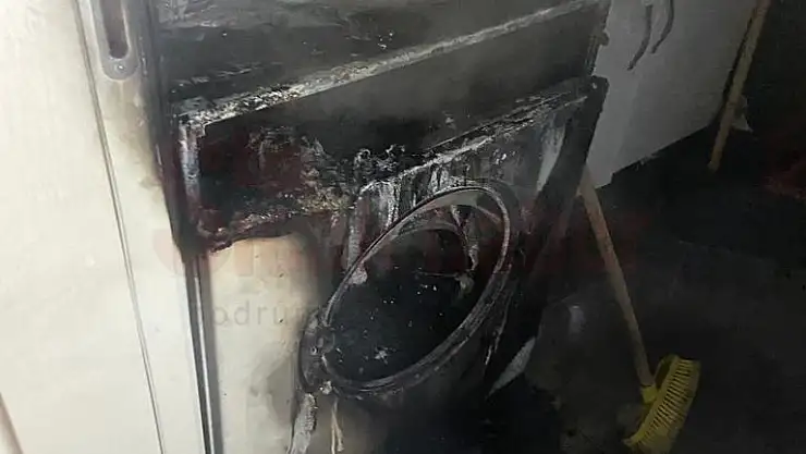 Mumcularda  Çıkan Yangın Maddi Hasarla Atlatıldı