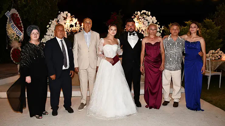 Evlilik cüzdanı Ayaydın'dan, mutluluk gençlerden