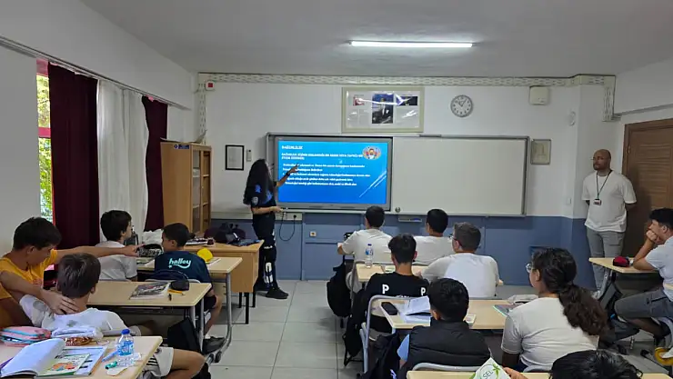 Öğrencilere güvenli internet ve afet bilinci eğitimi