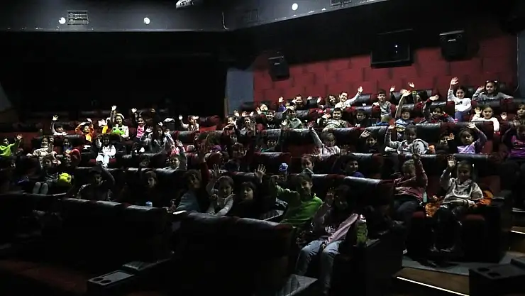 Ördeklerin Göçü ve Atatürk 2 Filmi Öğrencilerle Buluştu