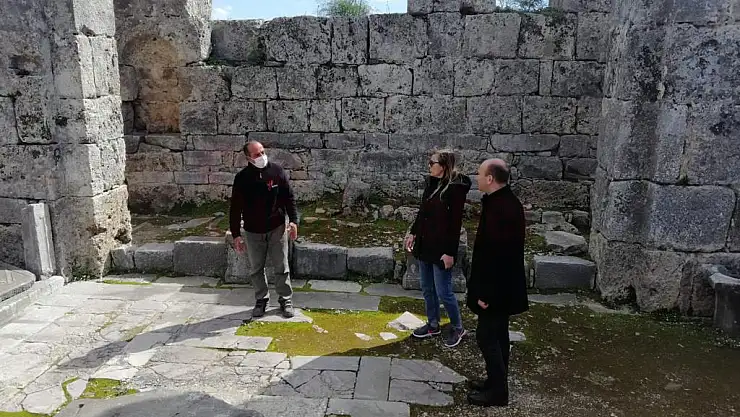 Ortaca Kaymakamı Meral Uçar, Kaunos Antik Kenti'nde İncelemelerde Bulundu