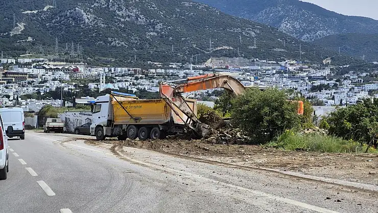 Ortakent'te Yıkılan İstinat Duvarının Yeniden Yapımına Başlandı