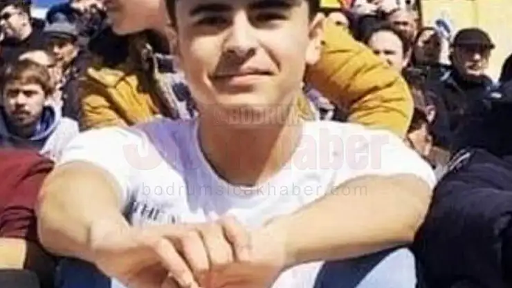 Otomobilin Çarptığı Genç Hayatını Kaybetti