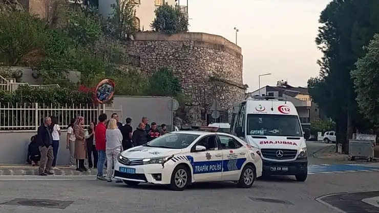 OTOMOBİLLE MOTOSİKLET ÇARPIŞTI KAZADA 3 KİŞİ YARALANDI