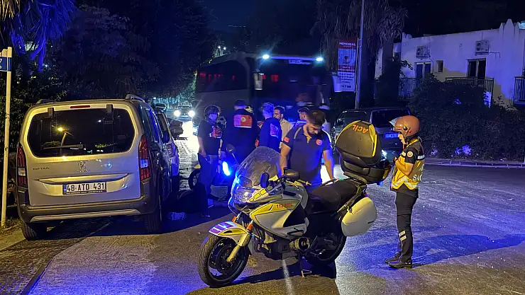 Panelvan çıkış yaptı motosikletle çarpıştı !