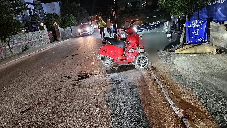 Park halindeki kamyona çarptı, ağır yaralandı