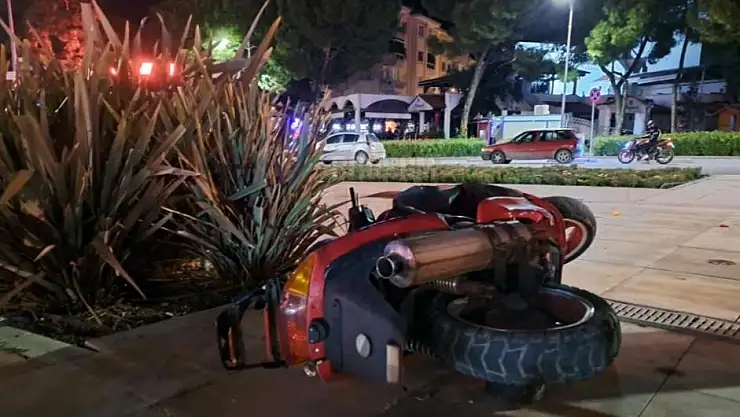 Polisten Kaçan Motosiklet Sürücüsü Kaza Yaptı