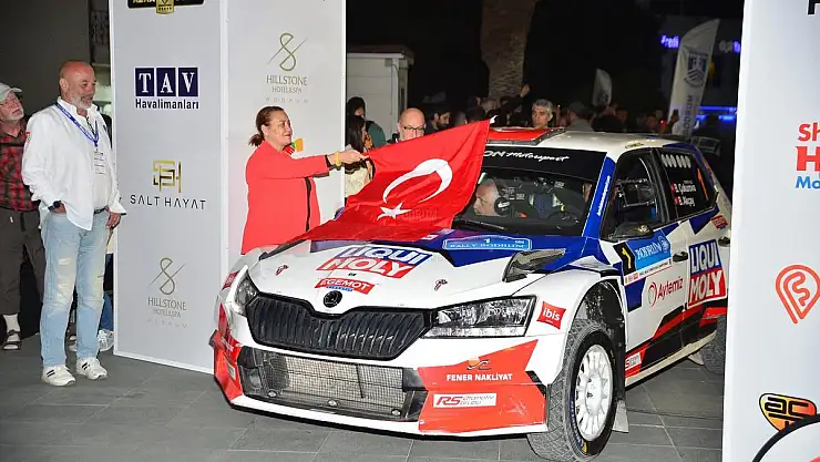 Ralli Araçları Bodrum Sokaklarını Piste Çevirdi