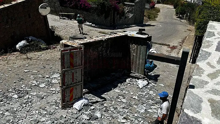 Rampa Aşağı İnerken Kontrolden Çıkıp Yattı