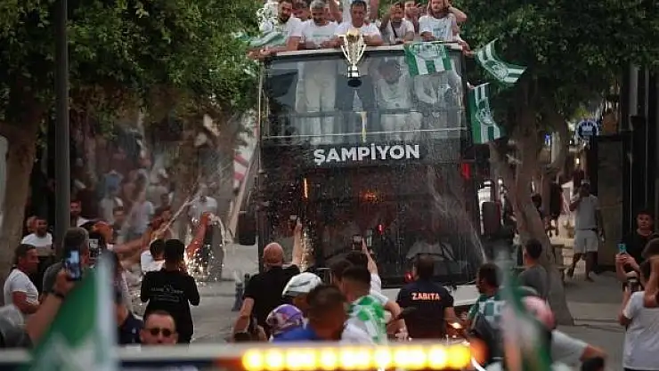 Şampiyonluk Kutlamaları Coşkuyla Devam Etti