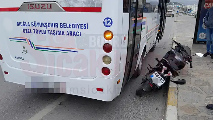 Şehiriçi Minibüsüne Çarpıp Yaralandı