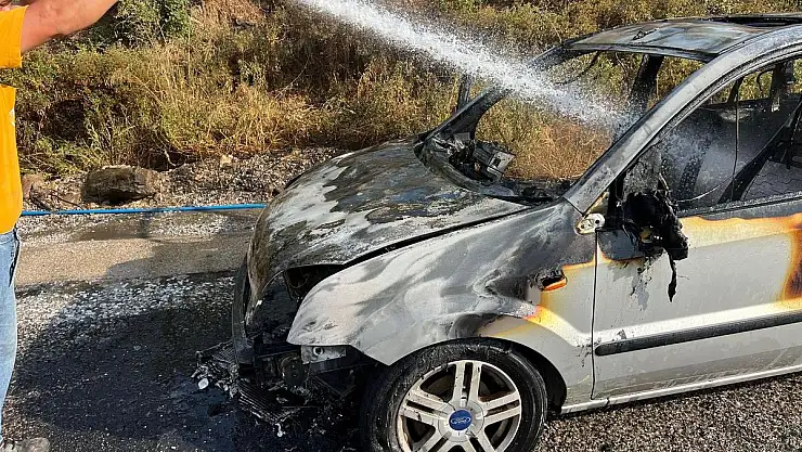 Seyir Halindeki Araç Alev Aldı
