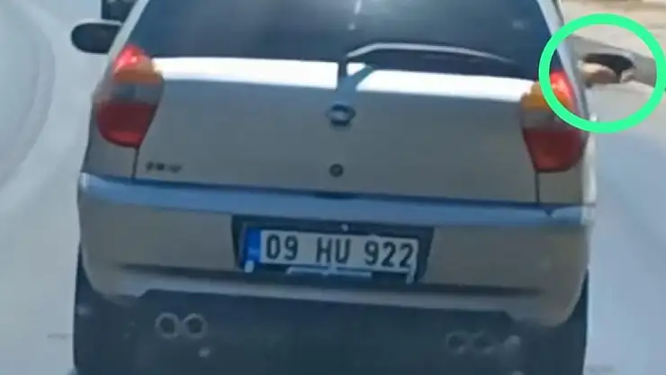 Seyir Halindeki Araçtan Atılan Sigara İzmariti Tepki Topladı !
