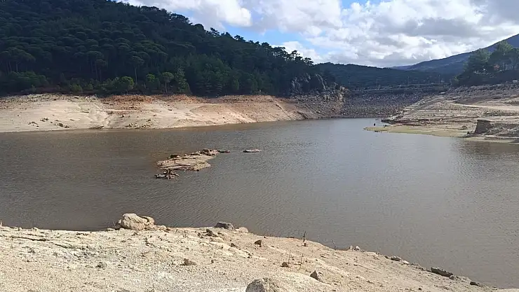 Sular çekildi helikopter kazasının izleri ortaya çıktı