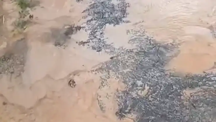 Sular Saatlerdir Boşa Akıp Gidiyor