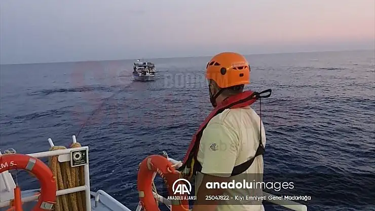 Sürüklenen 2 Balıkçı Teknesi Kurtarıldı