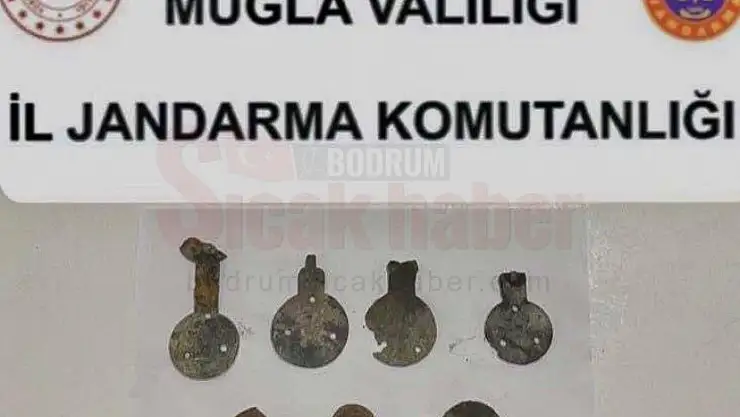 TARİHİ ESERLERİ SATARKEN YAKALANDILAR