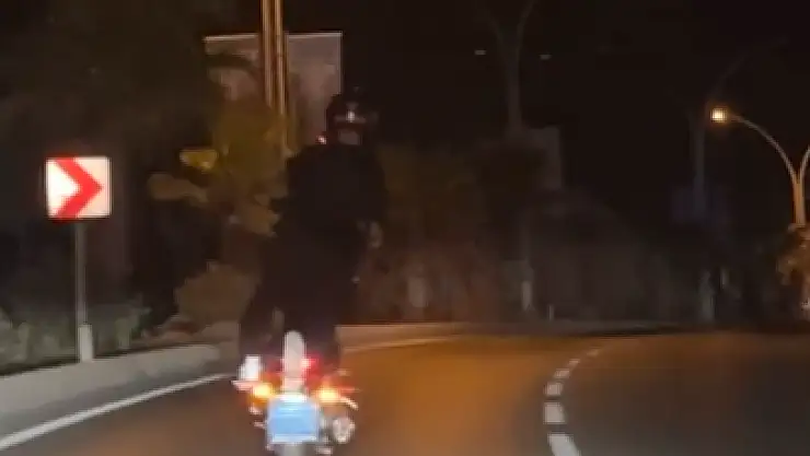 Tehlikeli Sürüşte Bilerek Plakasını Kapatmış