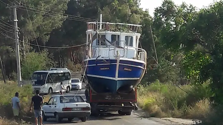 Tekne, Elektrik Tellerini Kopardı