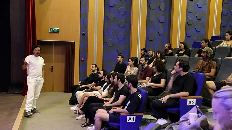 Tiyatronun Büyülü Dünyası Yeni Yüzlerine Kavuştu