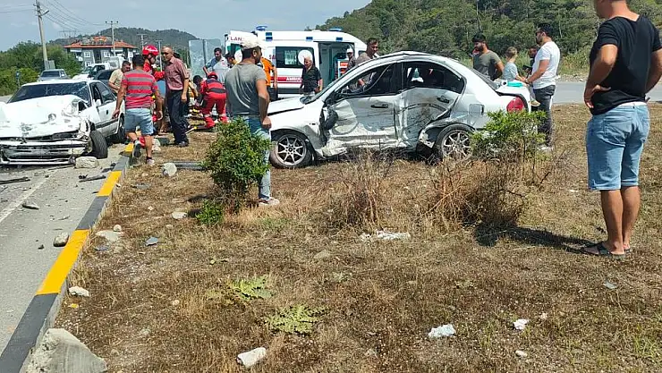 Trafik Kazasında 4 Kişi Yaralandı