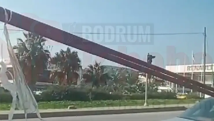 Trafikte Tehlikeli Sürüş Yapan Sürücü Kameralara Yansıdı