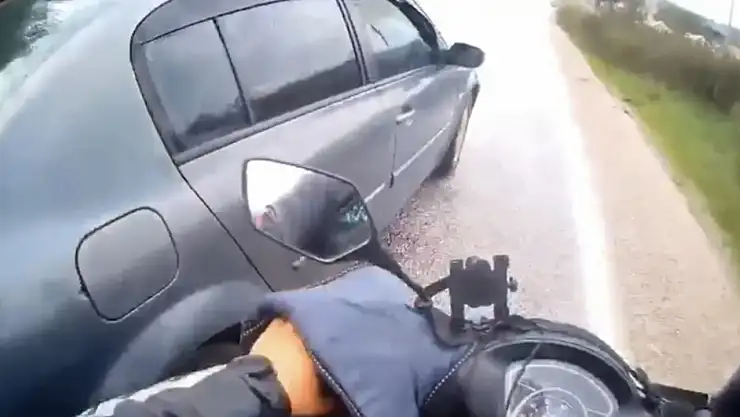 Trafikteki tartışma kameraya yansıdı