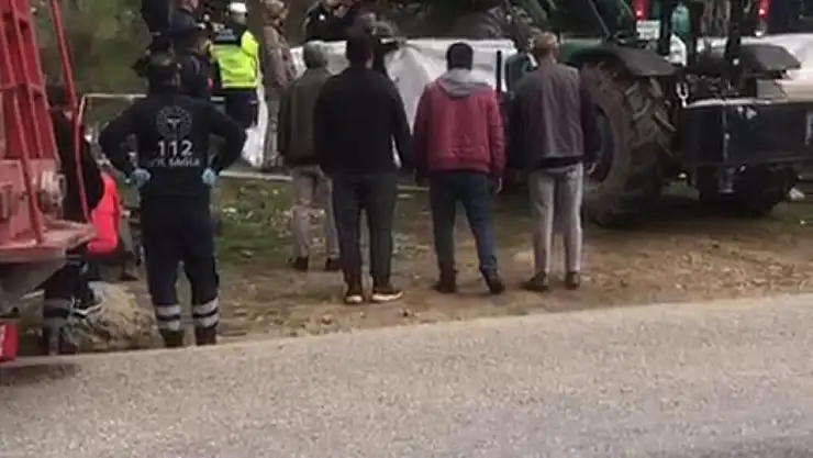 Traktör Kazasında Bir Kişi Hayatını Kaybetti, Bir Kişi Yaralandı