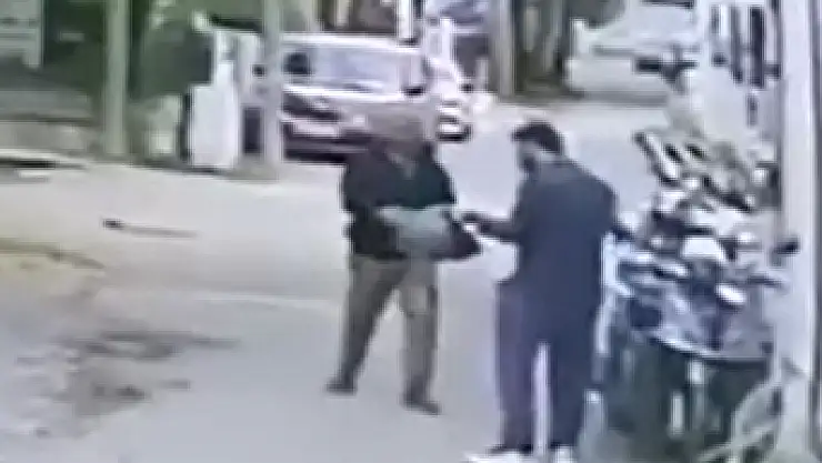 Turgutreis'te Kask Hırsızlığı Güvenlik Kamerasında