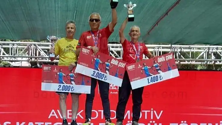 Uluslarararası İzmir Maratonu'nda Bodrumlu Atletlerden Bir Altın Bir Bronz Madalya
