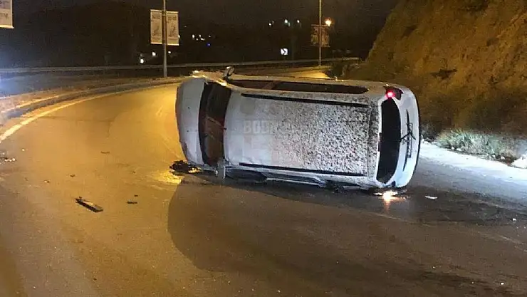 Virajda Kontrolden Çıkan Hafif Ticari Araç, Yan Yatarak Metrelerce Sürüklendi