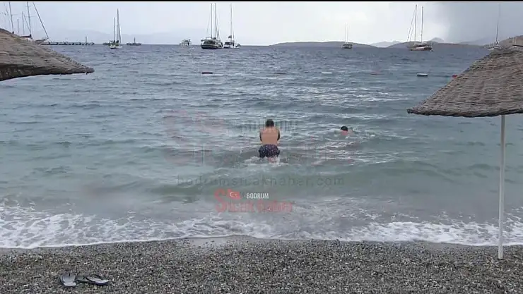 Yağmur, Sel, Turist, Kalabalık, Balık ve Deniz Keyfi Hepsi Bodrum'da